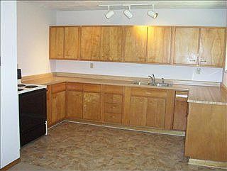 3rd image of 516 Redbud Ln