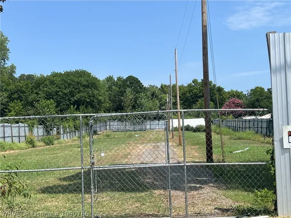 211 & 215 NE 6th St, Spiro, OK 74959