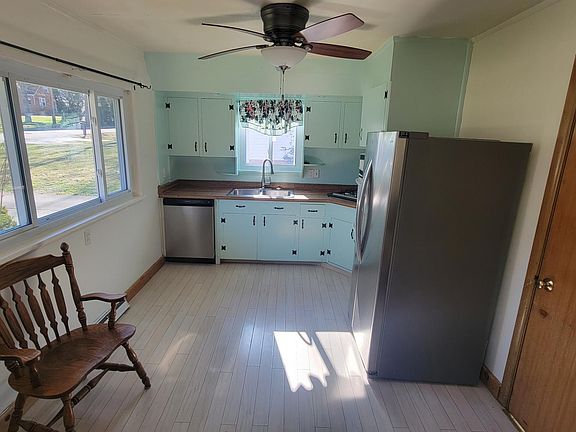 4th image of 5704 Wellesley Ave