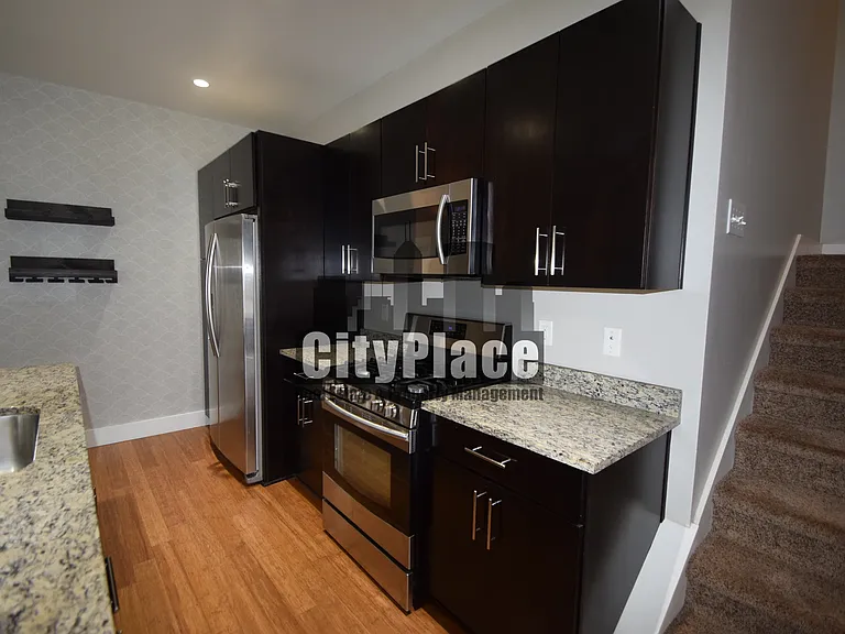 1223 E New York St — Photo 10