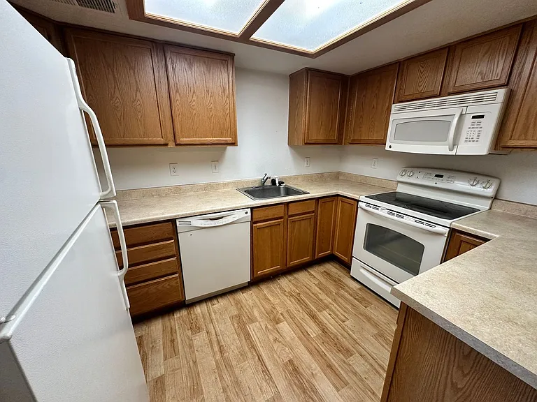 2802 Sundown Ln #302 — Photo 15