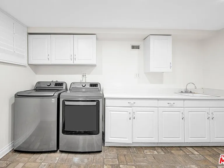 915 Edie Dr — Photo 31