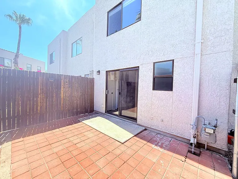 2166 N 1st Ave — Photo 13