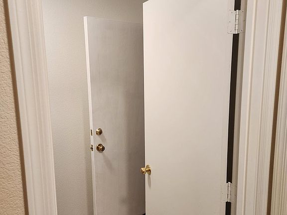 4th image of 15836 W Crocus Dr