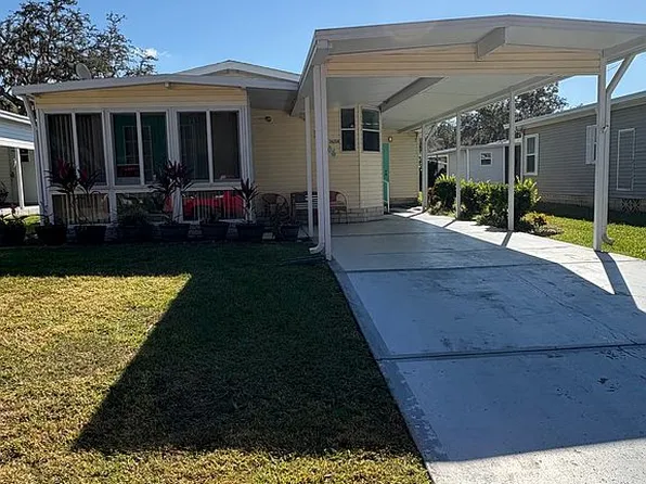 38206 Woodgate Ln, Zephyrhills, FL 33542