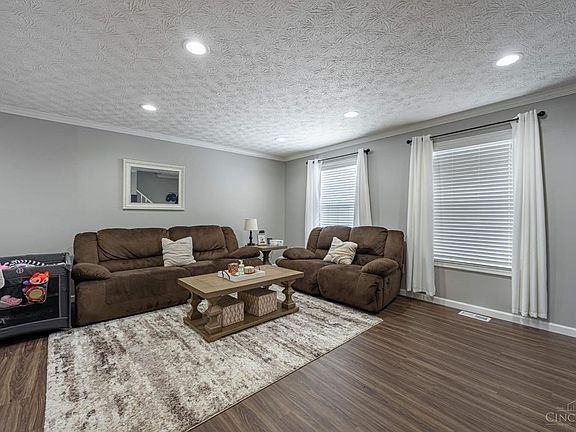 2nd image of 124 Chapel Hill Dr