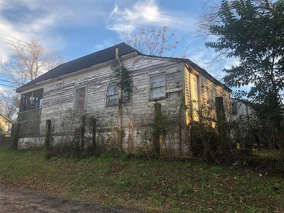 2nd image of 500 Godfrey St
