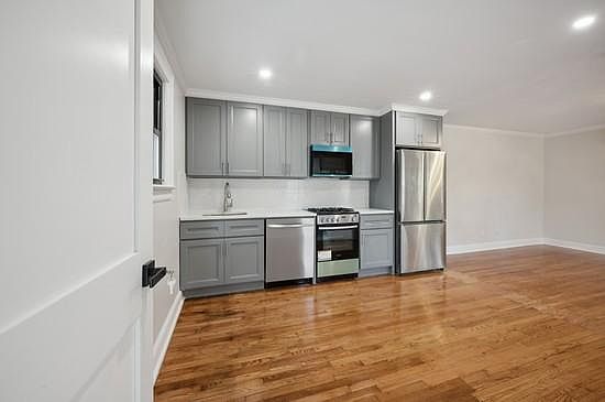 4th image of 504 Ashford Ave #1ER