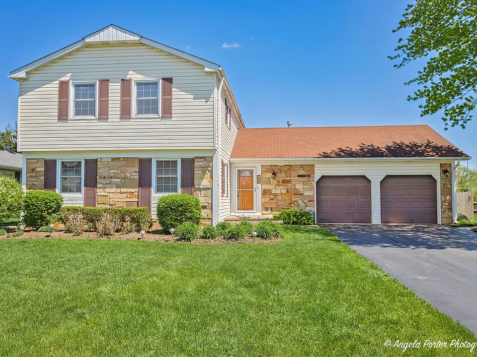 1st image of 760 Woodhollow Ln