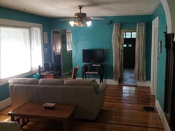 3rd image of 319 W Southern Ave