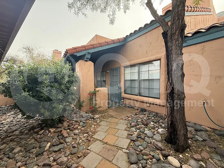5434 N Via Del Arbolito — Photo 3