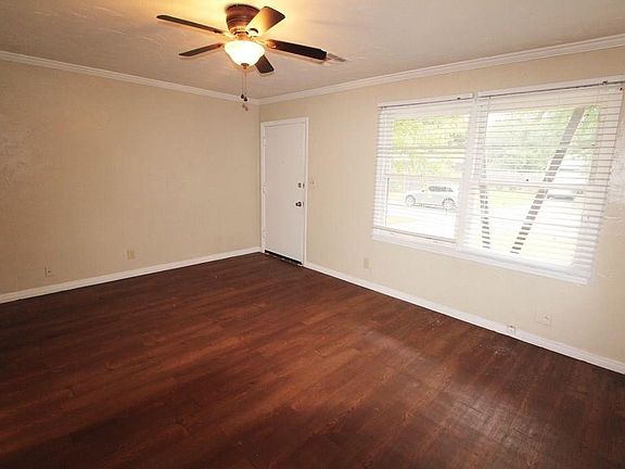 2nd image of 2609 S Glenn Ave