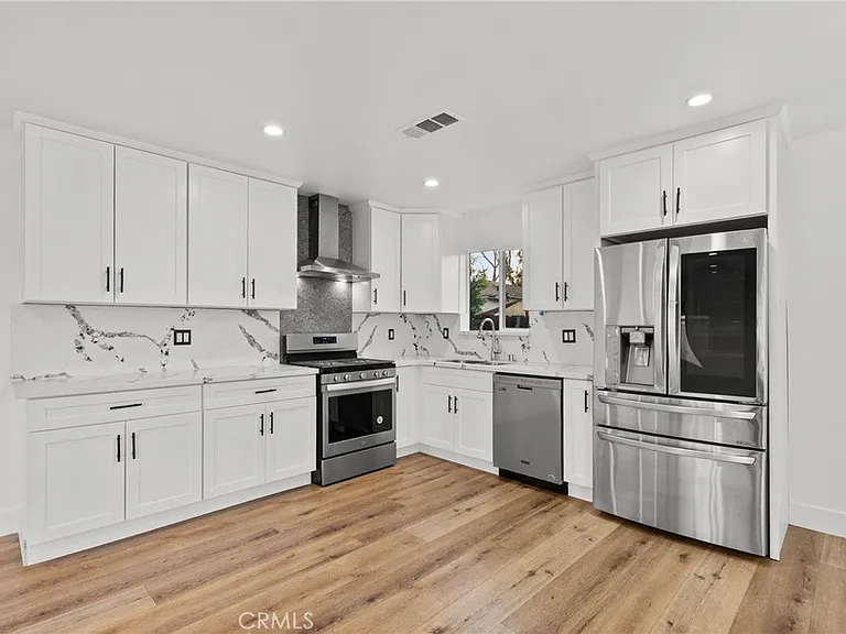 12869 Norris Ave — Photo 3