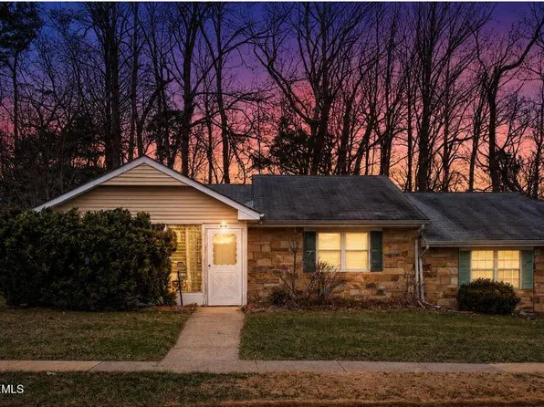 31 A Poinsettia Court, Lakewood, NJ 08701