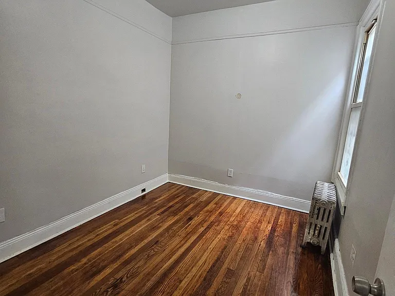 7933 Myrtle Ave #2R — Photo 5