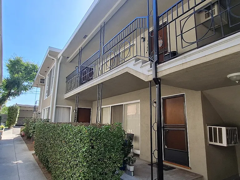 626 N Sunset Blvd #B — Photo 2