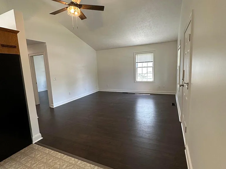 542 Virginia Ave — Photo 27