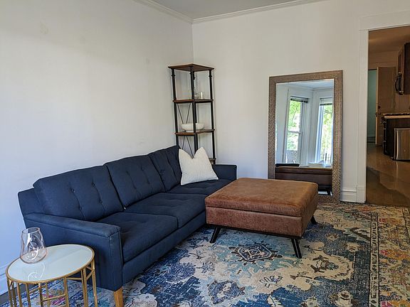 3rd image of 1821 W Barry Ave #1