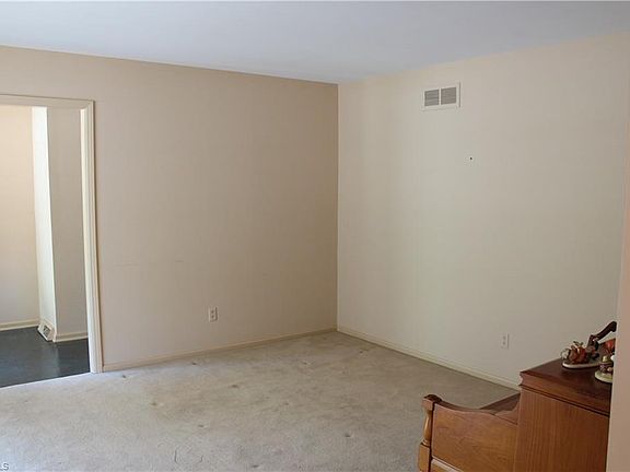 5th image of 1228 Kensington Dr
