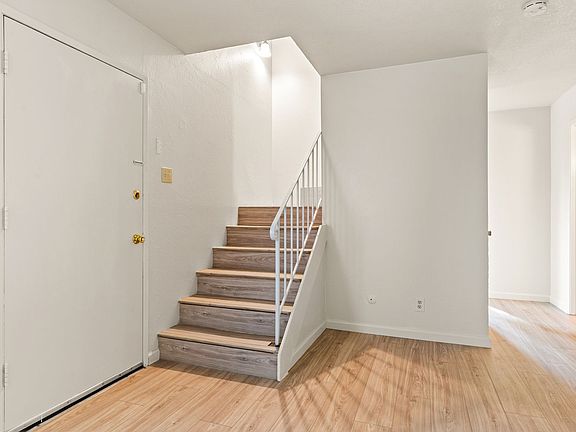 5th image of 26580 Chisholm Ct #4