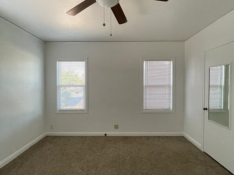 1802 W Harding Way — Photo 11