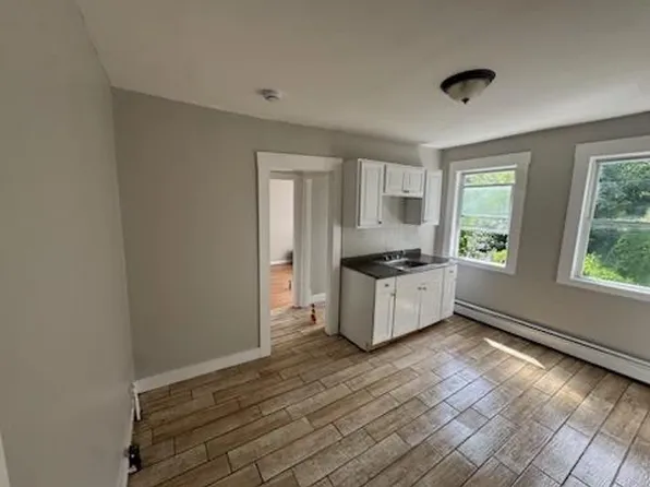 145 Plaza Ave #3, Waterbury, CT 06710