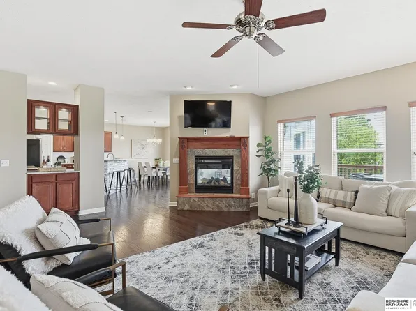 14719 Ernst St, Bennington, NE 68007