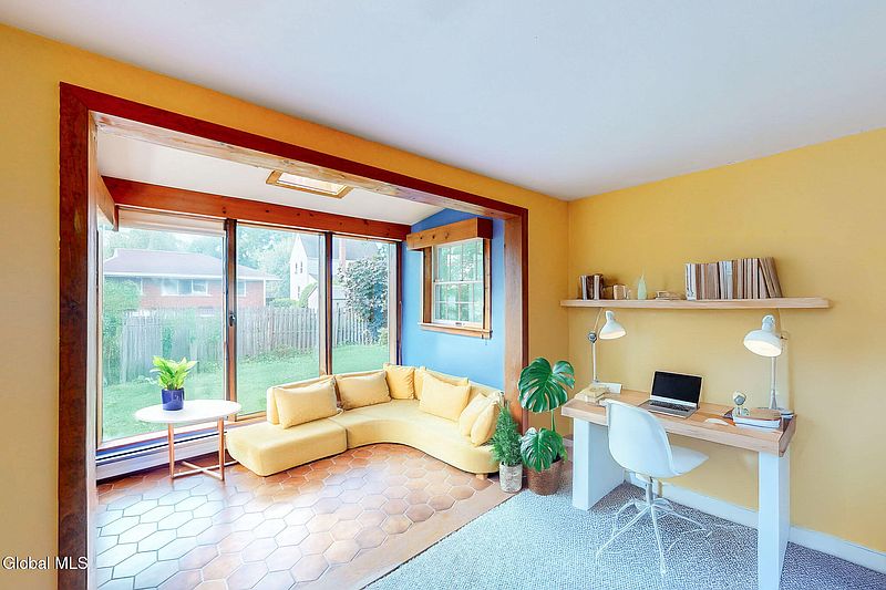 5th image of 14 Bogardus Road