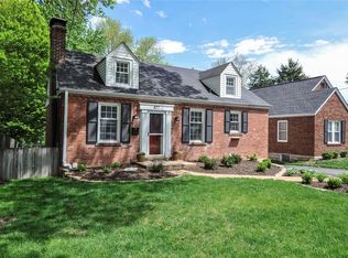 877 Queen Anne Pl, Saint Louis, MO