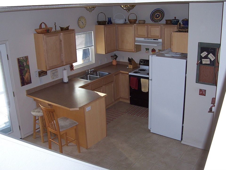 2nd image of 725 N 5th St W