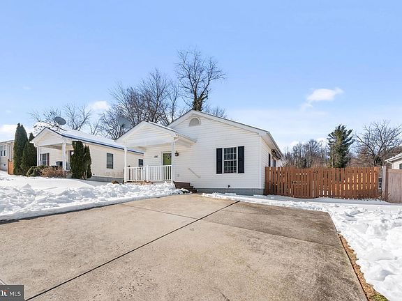 3rd image of 186 Sterling Ct