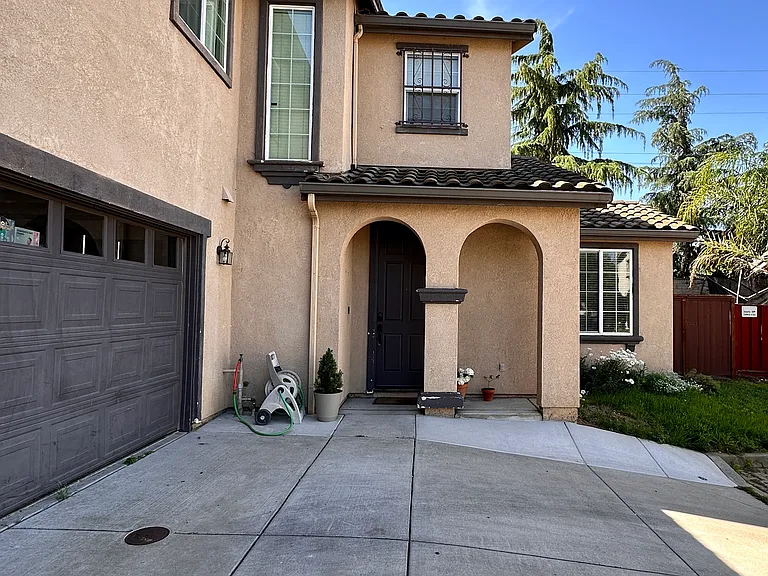 2514 Mercato Ln — Photo 3