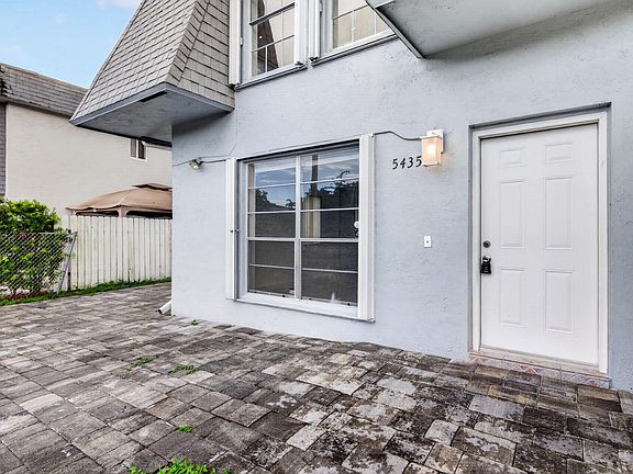 4th image of 5435 SW 44th Ter