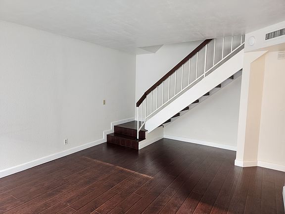 4th image of 854 W Sierra Madre Ave APT 3