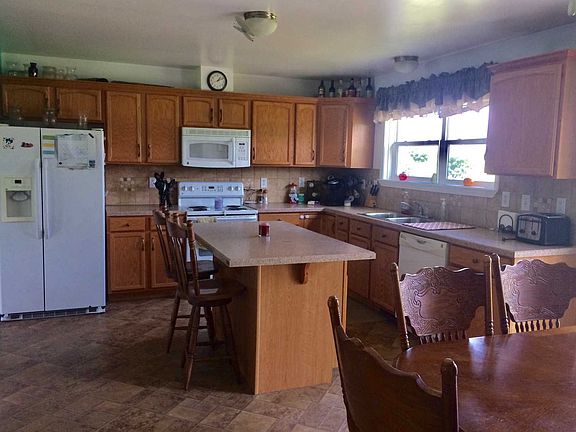 3rd image of 22 Keil Ct