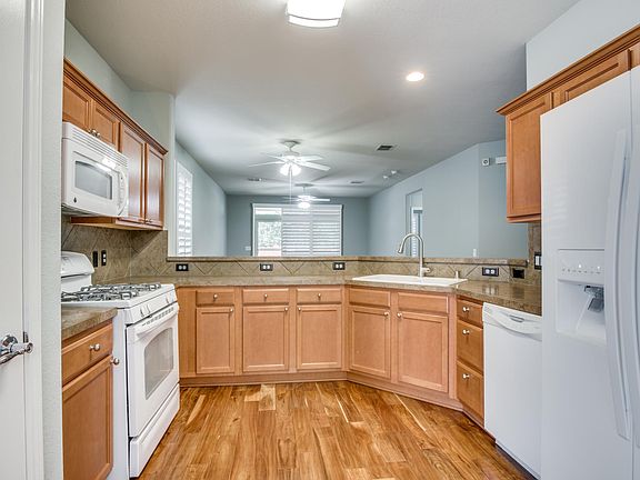 4th image of 7965 Hogan Ct