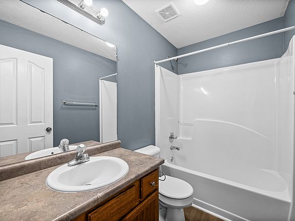 5th image of 3208 Veranda Cir