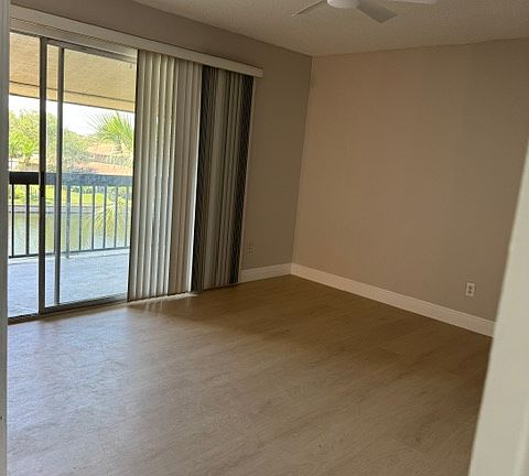 4th image of 6315 Newtown Cir APT B5