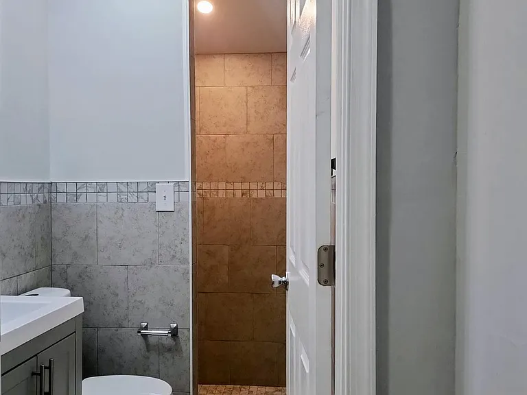 1224 Clover Ln — Photo 11