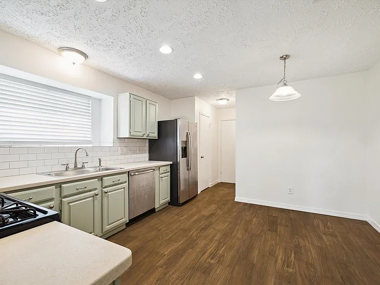 1534 Valley Landing Dr — Photo 13