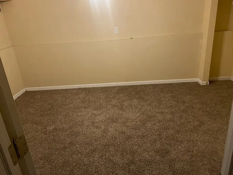 1513 Woodward Dr — Photo 3
