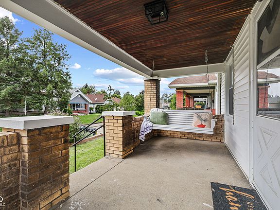 2nd image of 2165 Napoleon St
