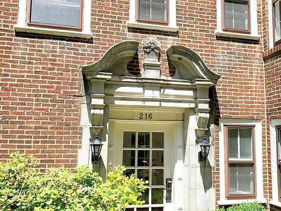 4th image of 216 S Maple Ave APT 35