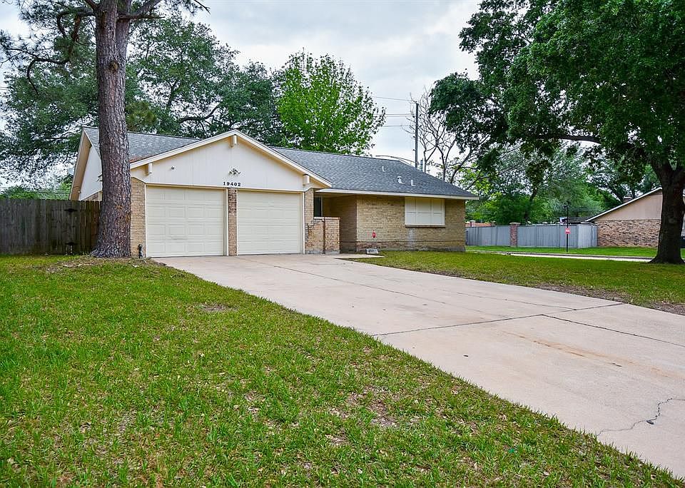 1st image of 19402 Leafwood Ln