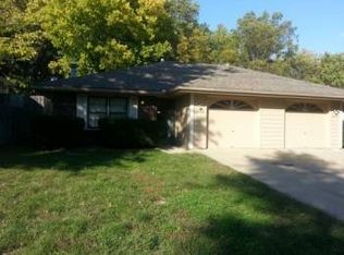 3719 SW McDanial Ave, Blue Springs, MO 64015