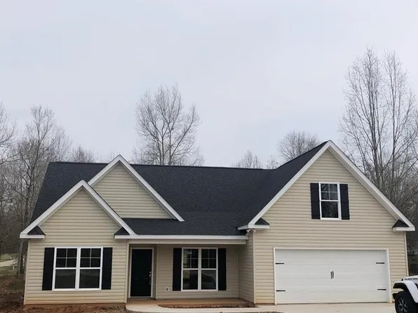 208 Blossom Ln, Greenwood, SC 29649