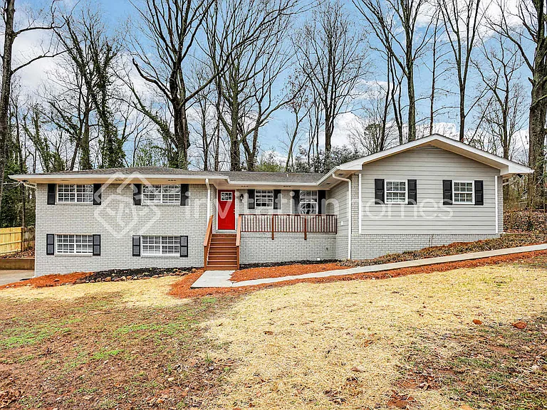2010 Starlight Dr — Photo 1