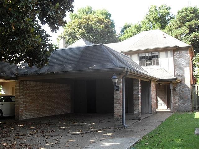 1st image of 16 Carriage Ln