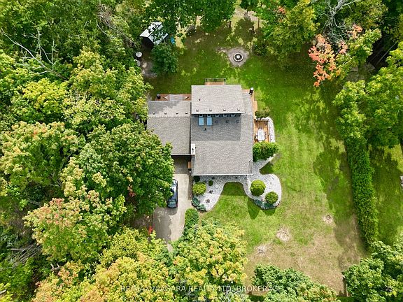 4th image of 4905 Mapleview Cres