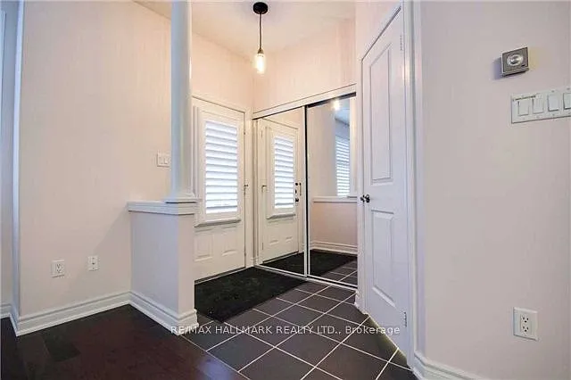 24 Glendora Ave — Photo 2